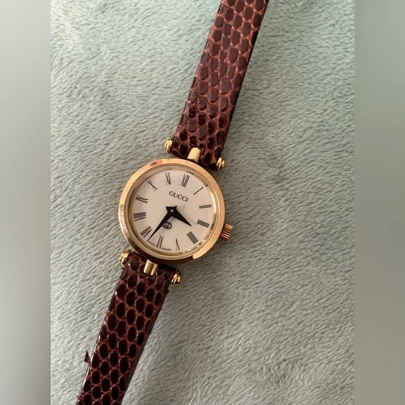 The CUTEST GUCCI watch model💖💖 - Picture 3 of 13